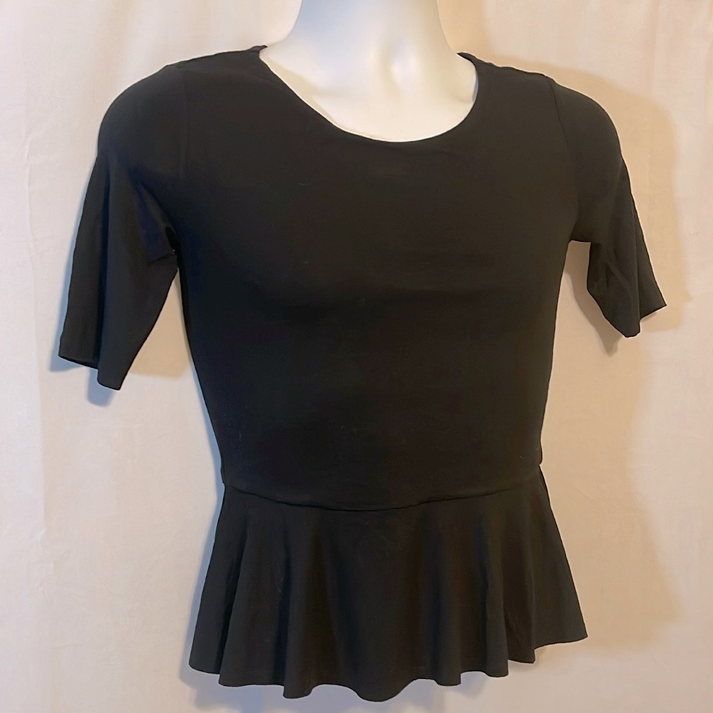 VINCE CAMUTO Top. Size X Small